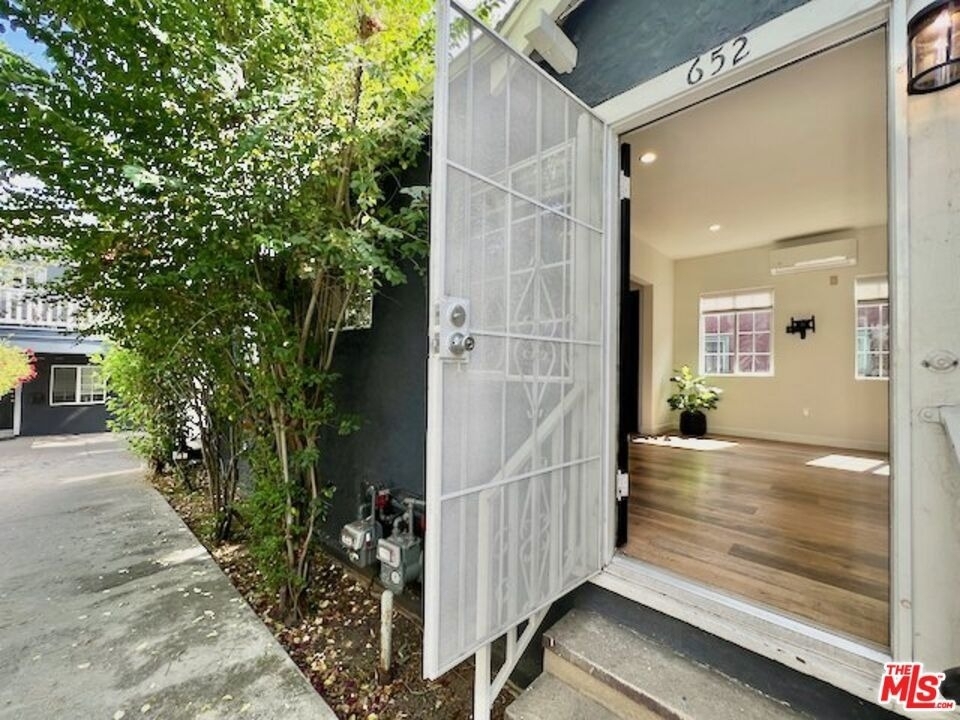 652 N Dillon Street - Photo 13