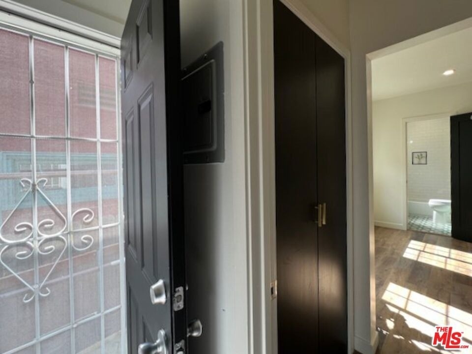 652 N Dillon Street - Photo 9