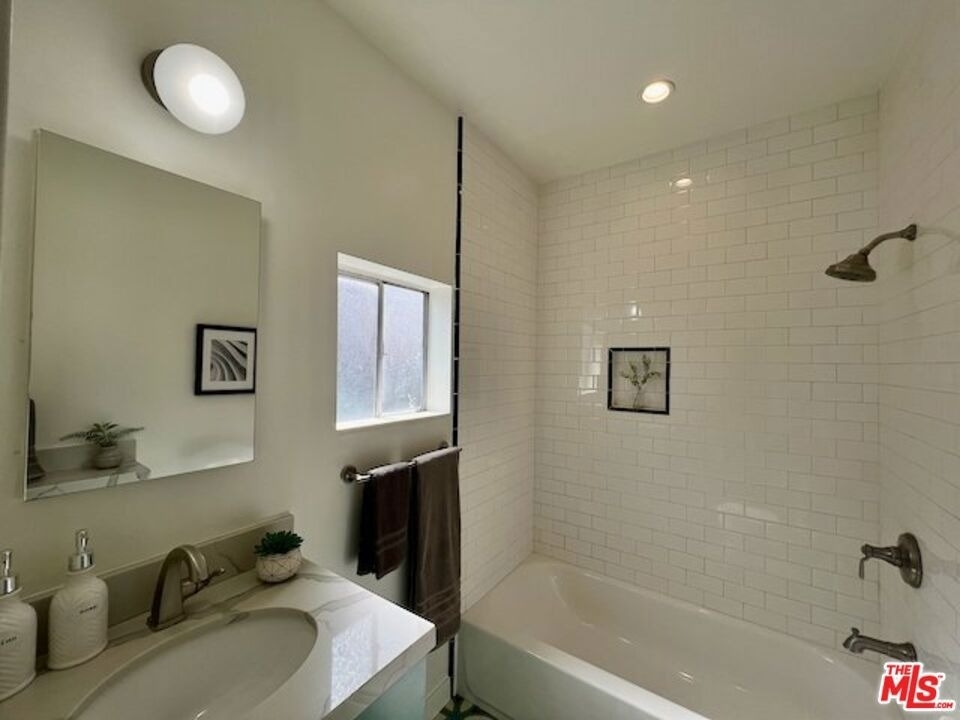 652 N Dillon Street - Photo 10
