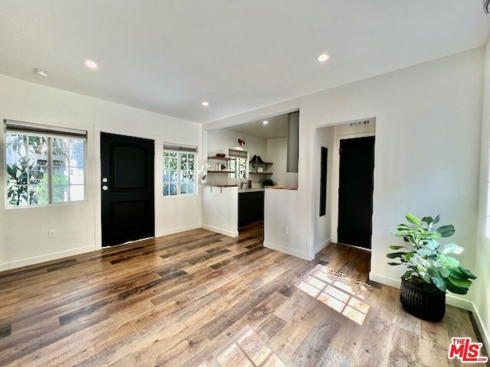 652 N Dillon Street - Photo 0