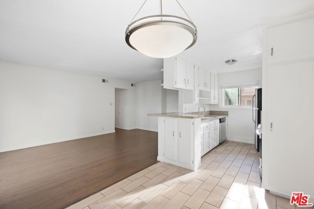 739 N Croft Avenue - Photo 3