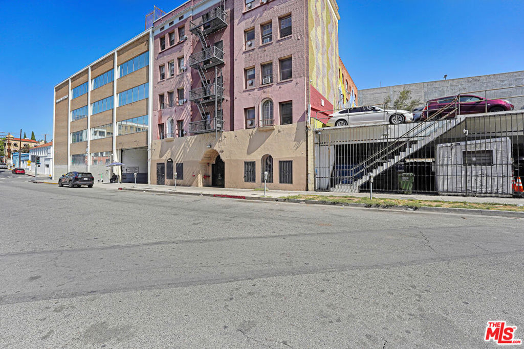 610 S Coronado Street - Photo 2