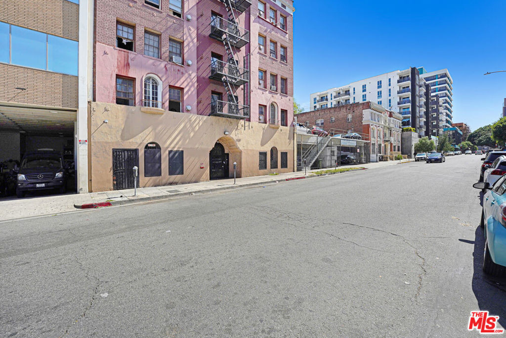 610 S Coronado Street - Photo 1