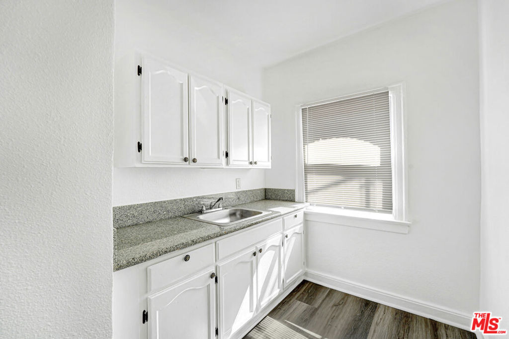 610 S Coronado Street - Photo 5