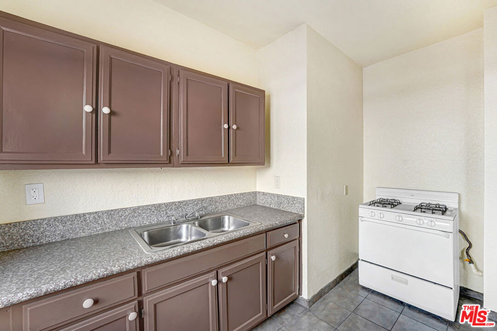 610 S Coronado Street - Photo 5