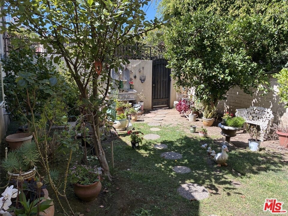 341 S Palm Drive - Photo 9