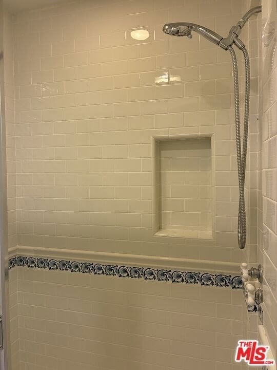 341 S Palm Drive - Photo 8
