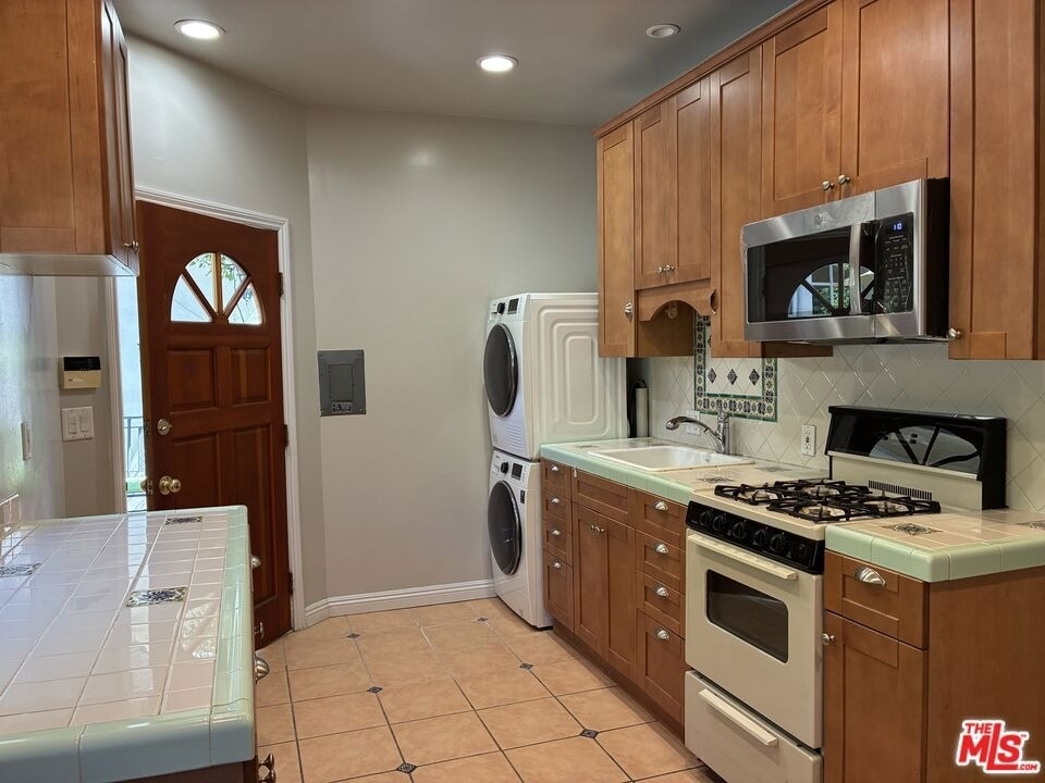 341 S Palm Drive - Photo 0
