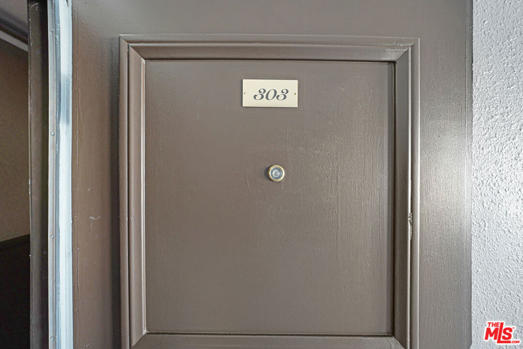 812 S Westlake Avenue - Photo 2