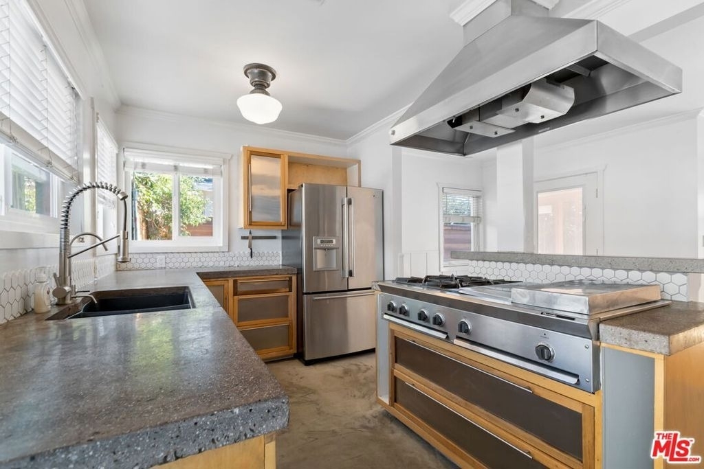 11929 Wagner Street - Photo 5