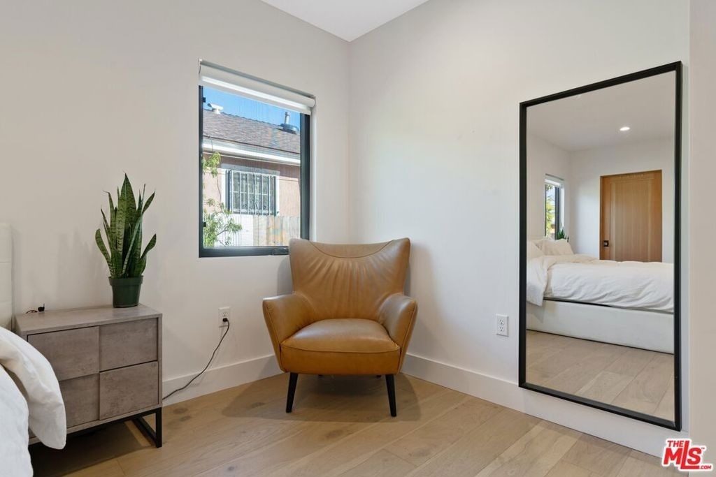 1861 W 38th Street - Photo 26