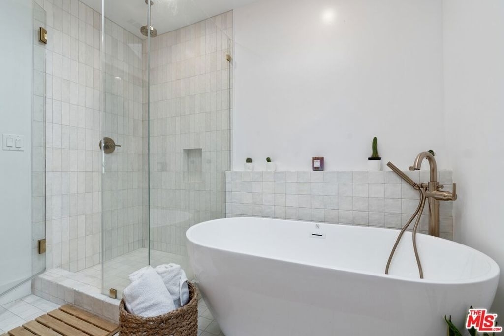 1861 W 38th Street - Photo 29