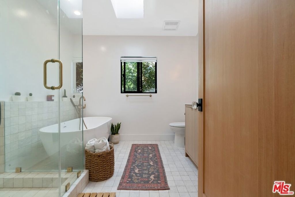 1861 W 38th Street - Photo 27