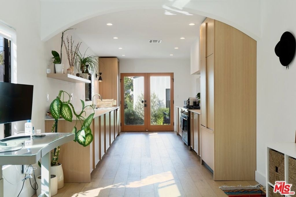 1861 W 38th Street - Photo 13