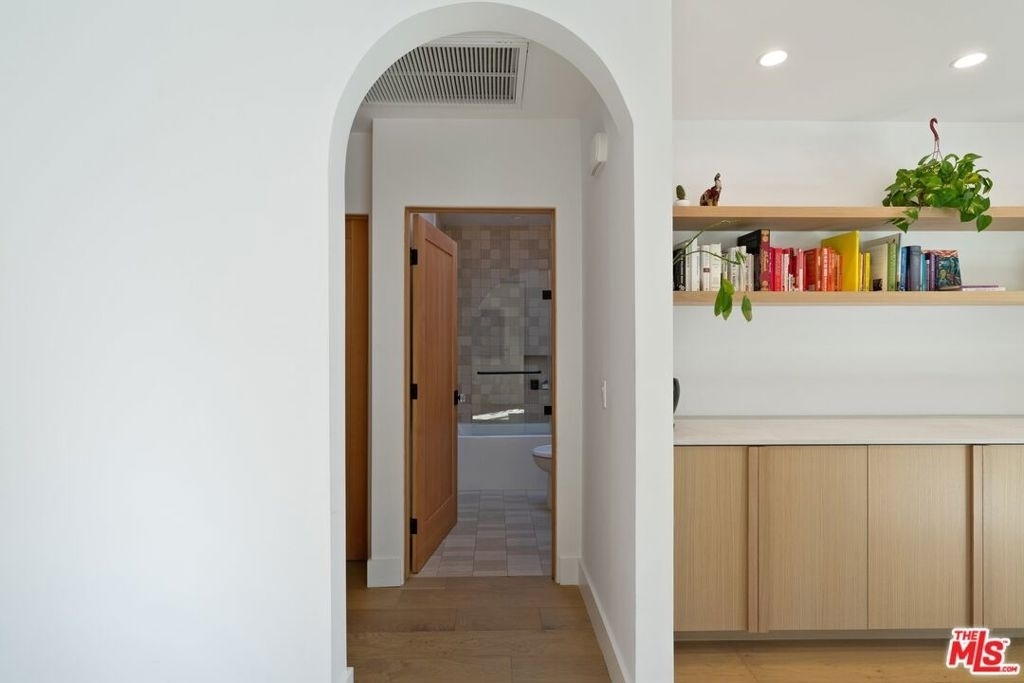 1861 W 38th Street - Photo 20