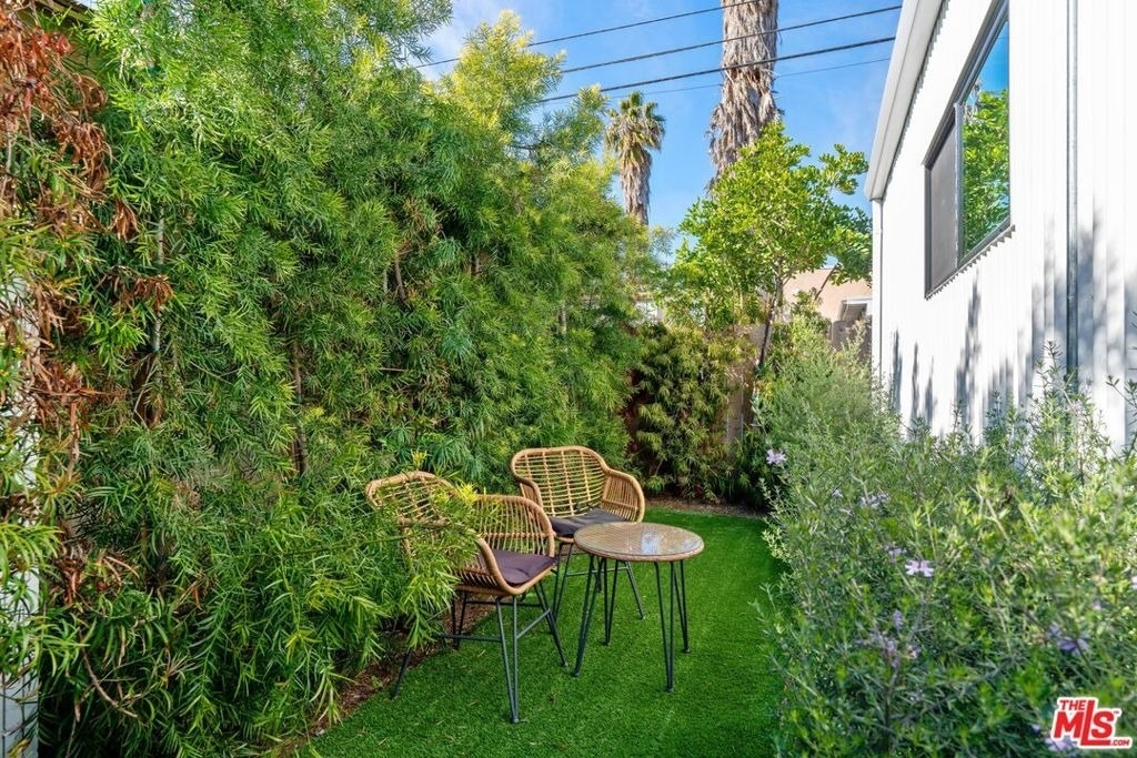 1861 W 38th Street - Photo 31