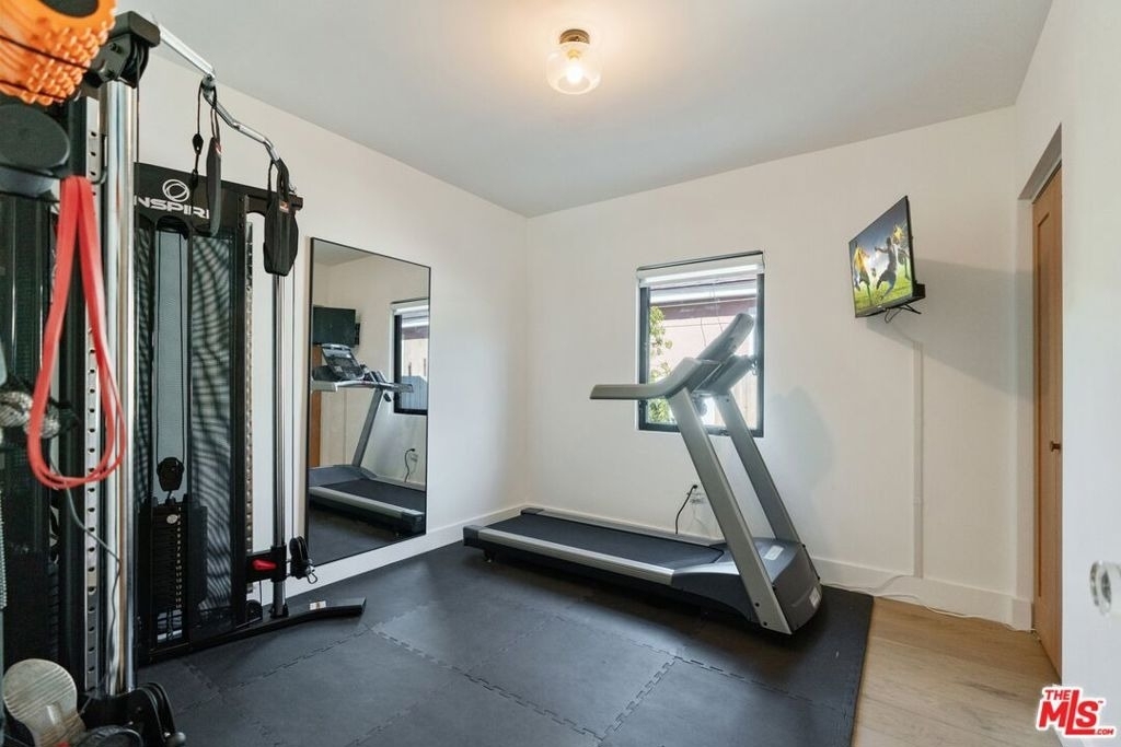 1861 W 38th Street - Photo 23