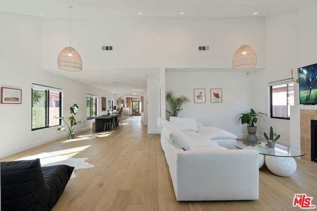 1861 W 38th Street - Photo 5