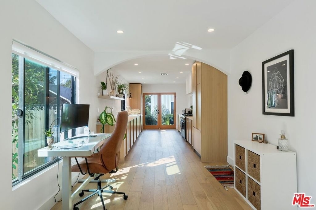 1861 W 38th Street - Photo 12