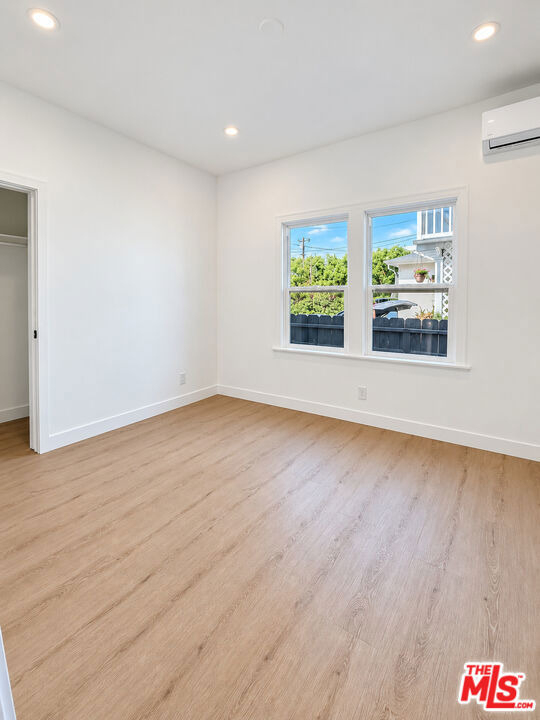 233 N Berendo Street - Photo 10
