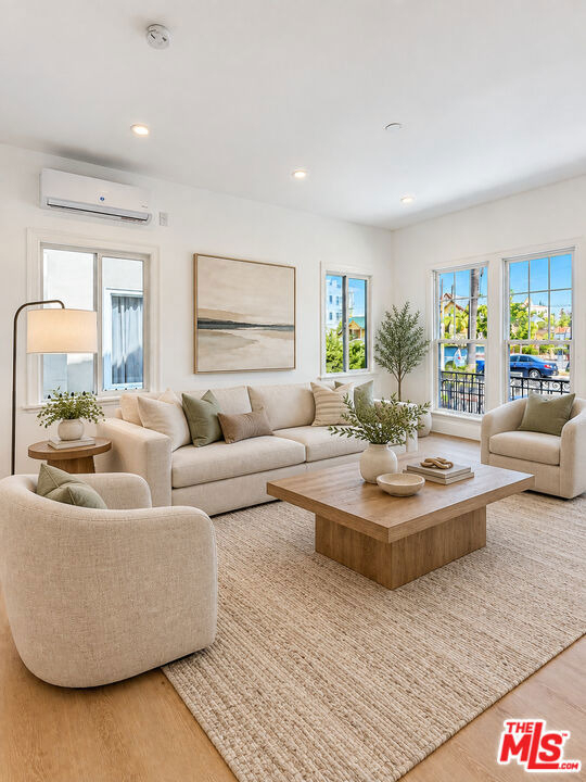 233 N Berendo Street - Photo 2