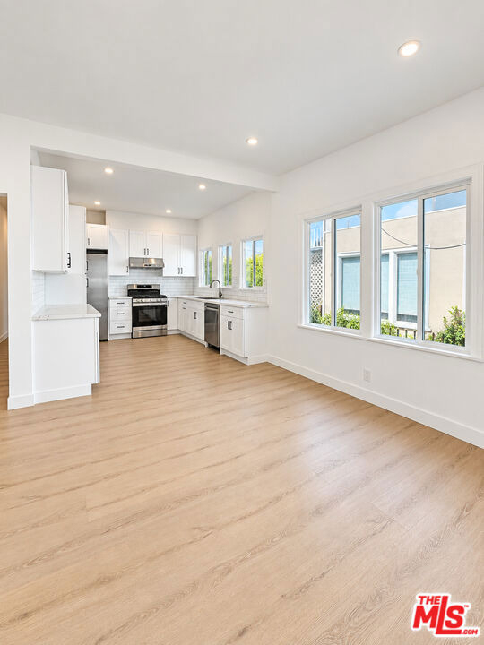 233 N Berendo Street - Photo 5