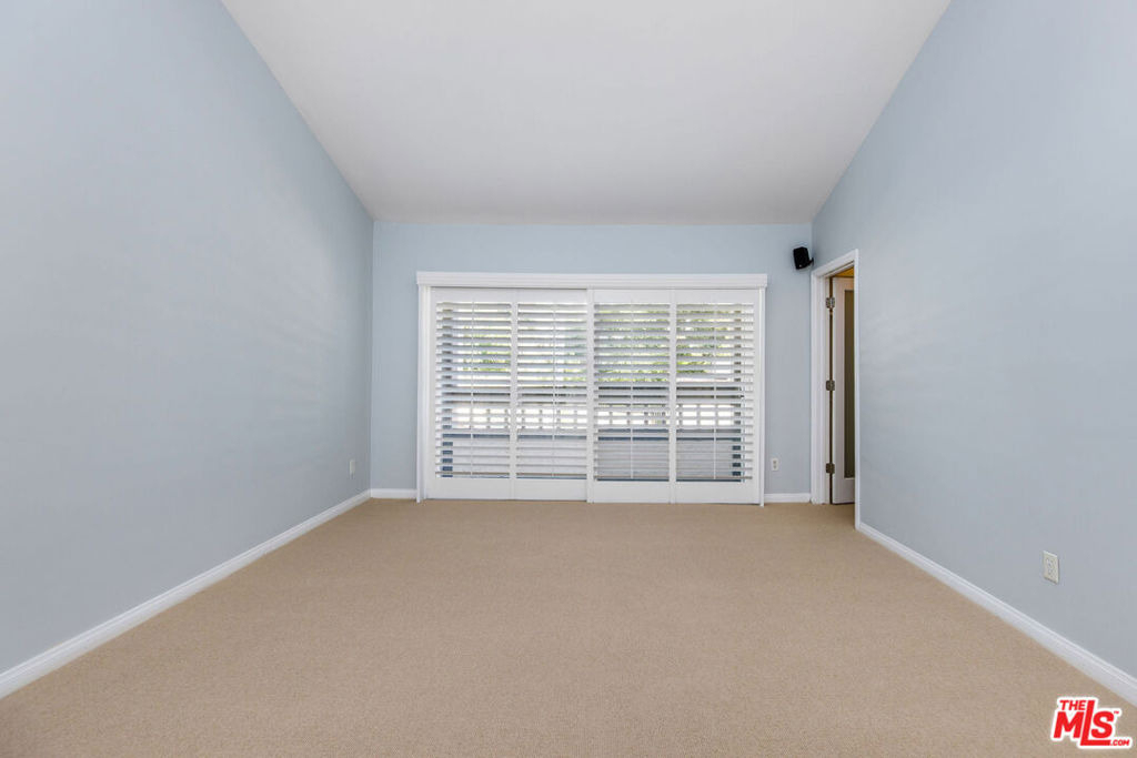 17207 Palisades Circle - Photo 9