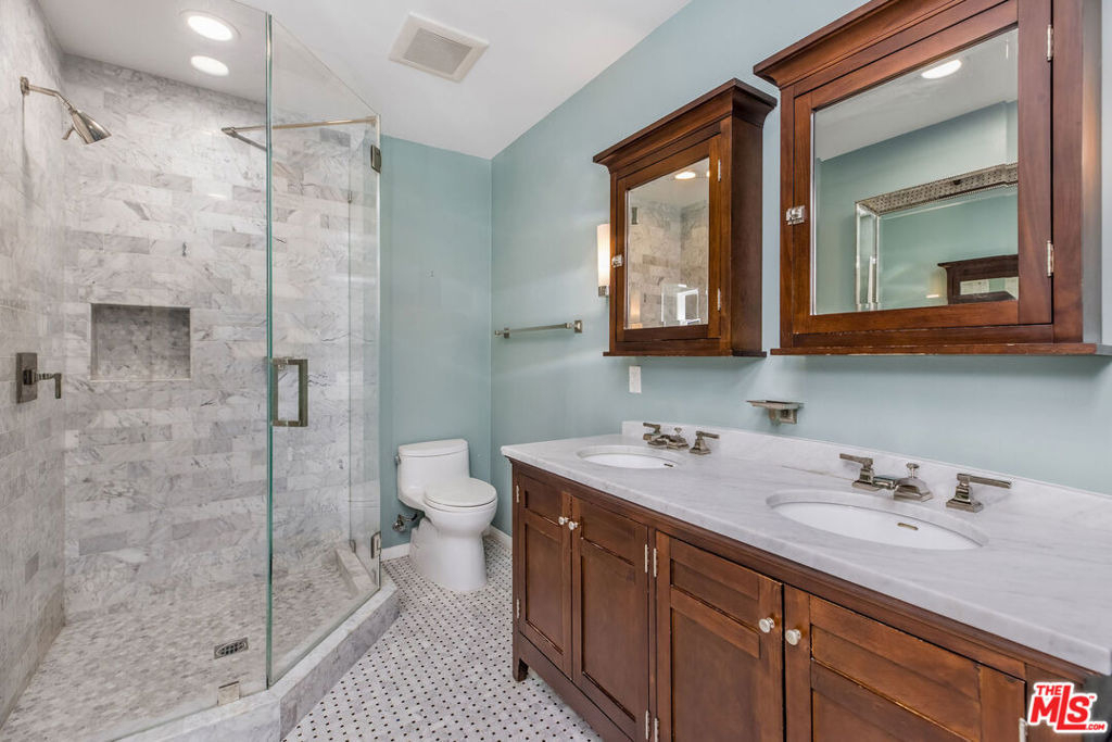 17207 Palisades Circle - Photo 10