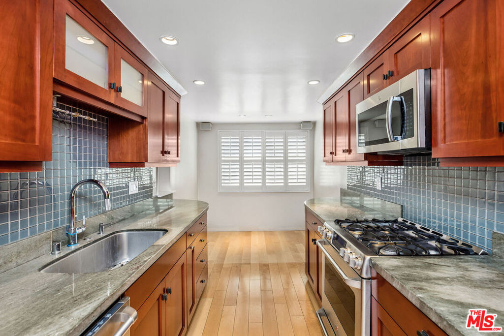 17207 Palisades Circle - Photo 7