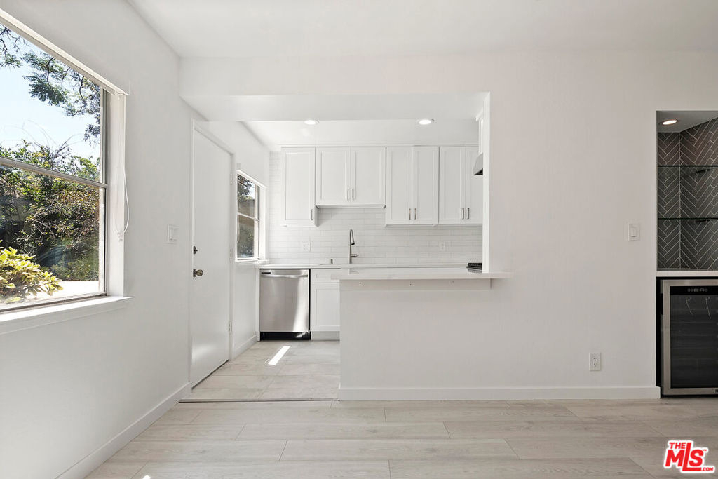 3635 Kalsman Drive - Photo 4