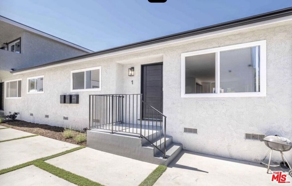 817 N Kingsley Drive - Photo 1