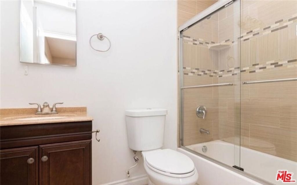 1201 1/2 S Catalina Street - Photo 4