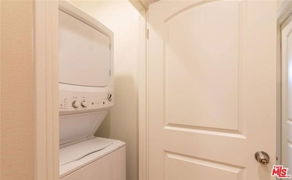 1201 1/2 S Catalina Street - Photo 5