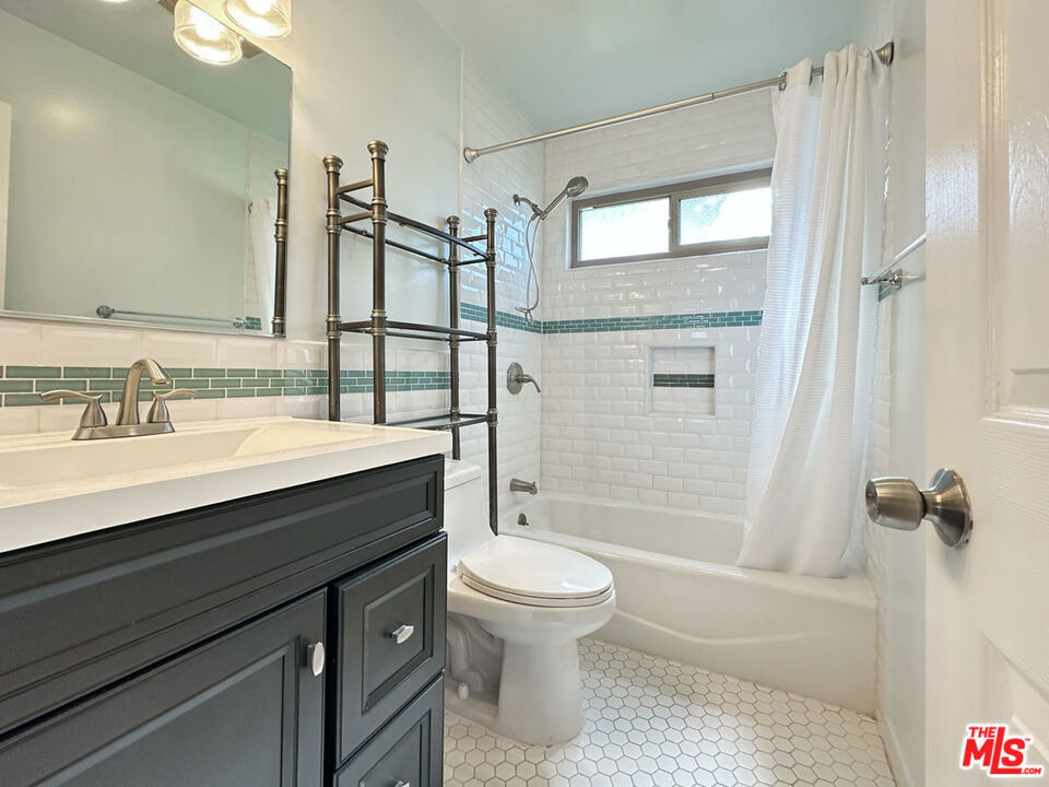 3161 Perlita Avenue - Photo 7