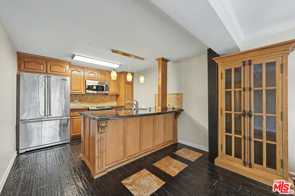 10535 Wilshire Boulevard - Photo 12
