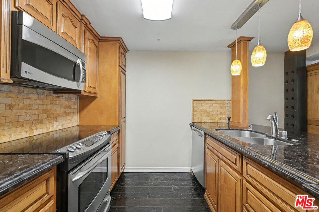 10535 Wilshire Boulevard - Photo 9
