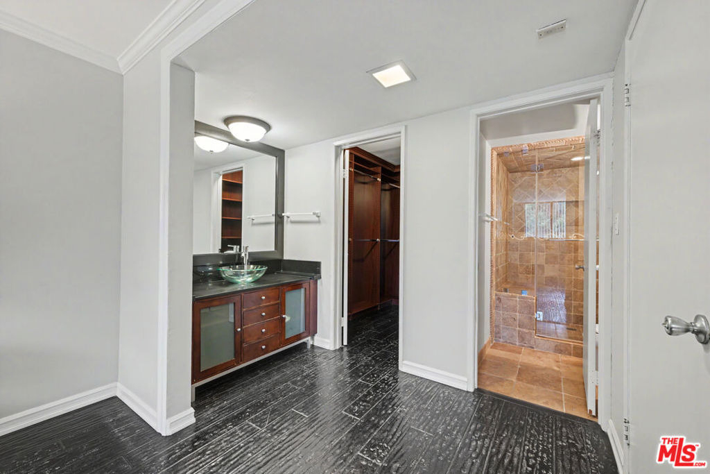 10535 Wilshire Boulevard - Photo 22
