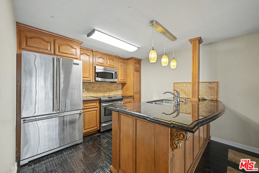 10535 Wilshire Boulevard - Photo 10