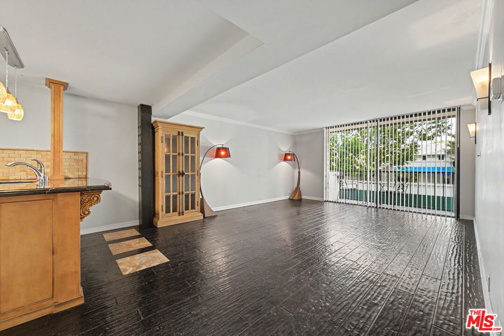10535 Wilshire Boulevard - Photo 11