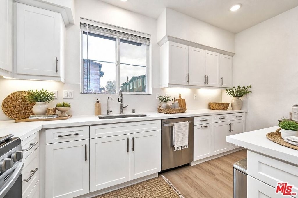11737 Florence Avenue - Photo 3