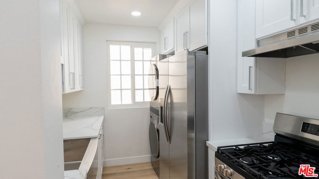 835 S Sherbourne Drive - Photo 3