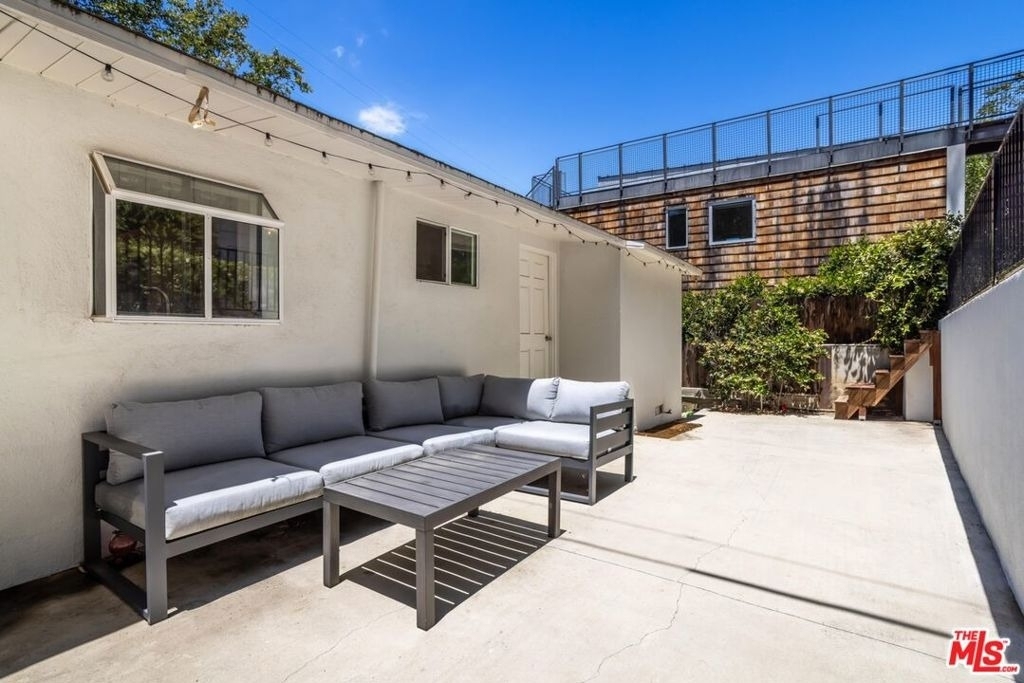8876 Wonderland Avenue - Photo 20