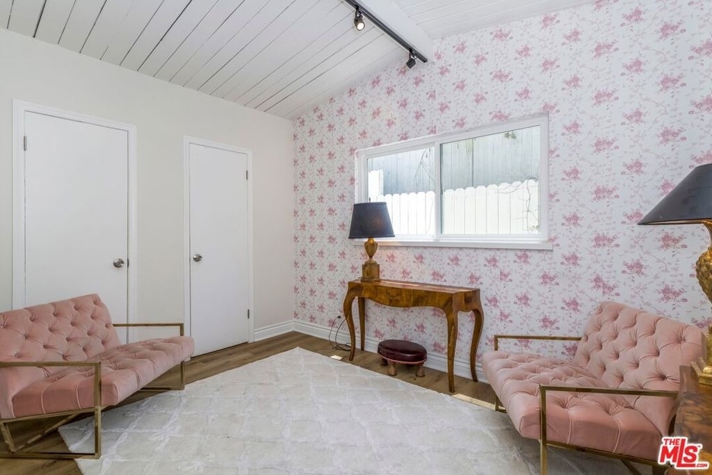 8876 Wonderland Avenue - Photo 14