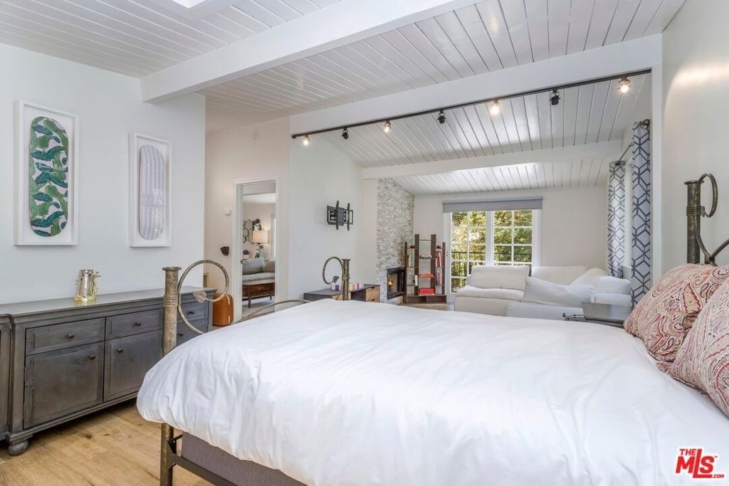 8876 Wonderland Avenue - Photo 13