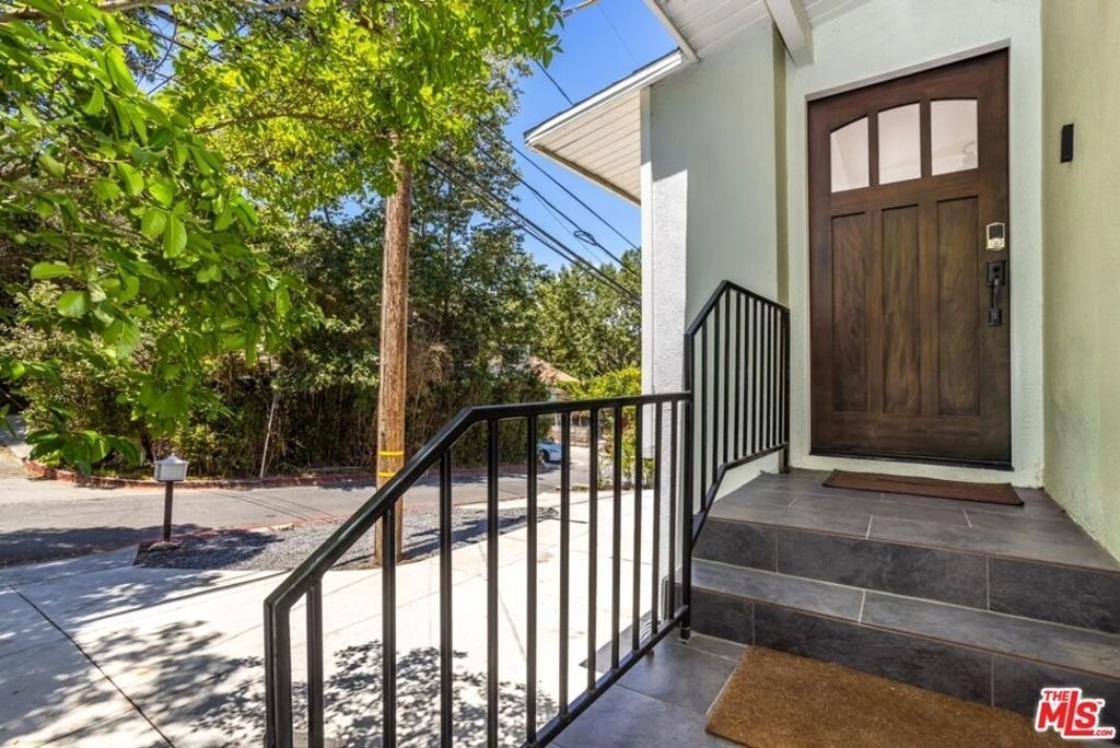 8876 Wonderland Avenue - Photo 1
