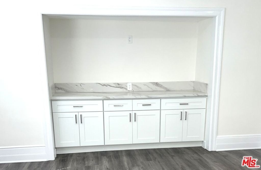 4443 Ambrose Avenue - Photo 13