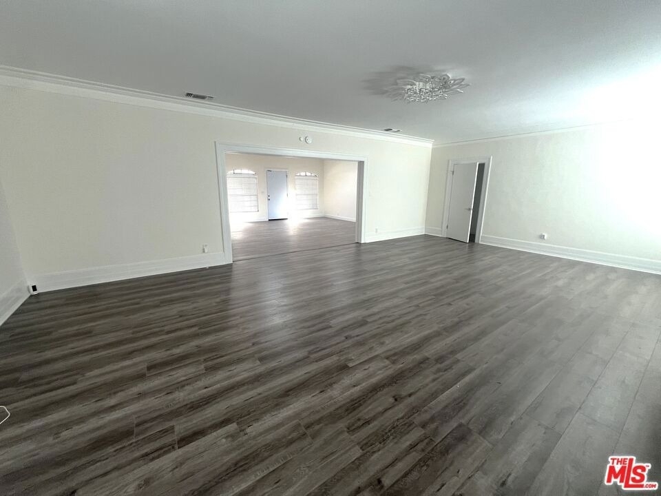 4443 Ambrose Avenue - Photo 18