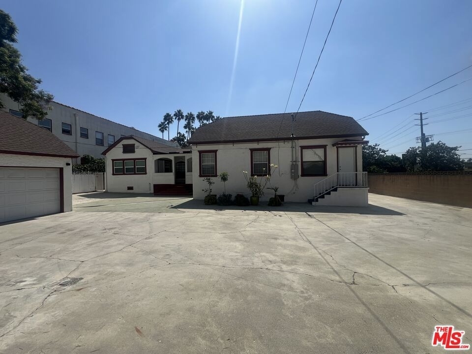 4443 Ambrose Avenue - Photo 19