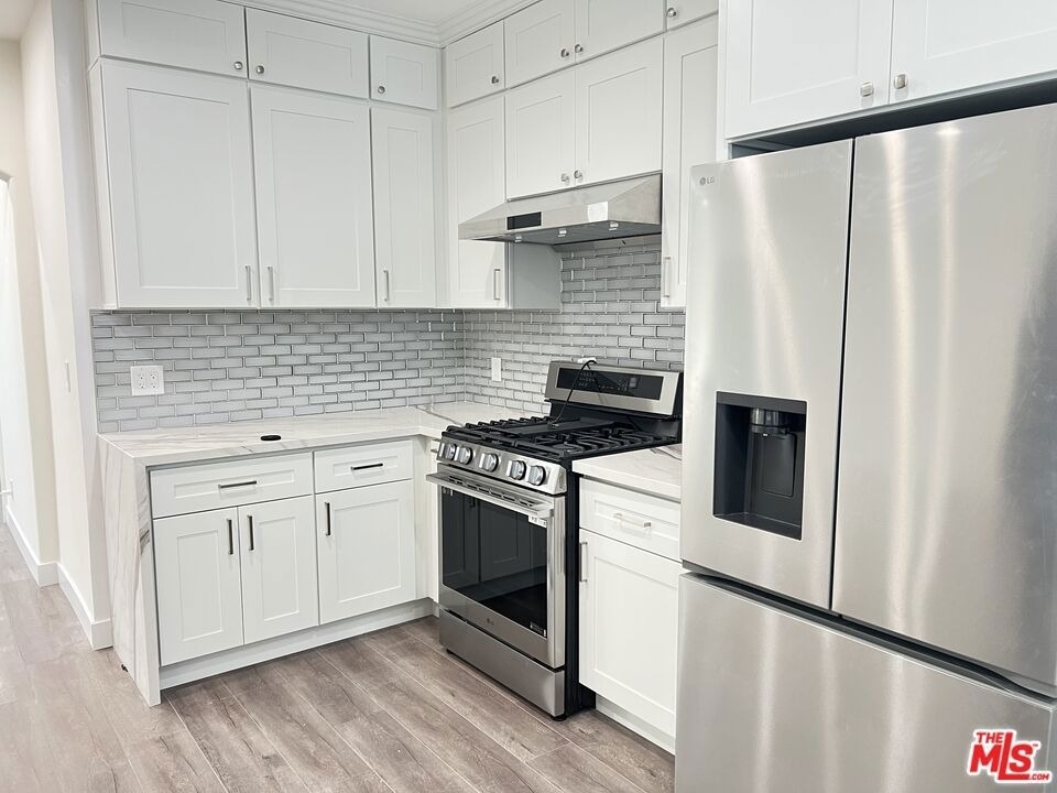 4443 Ambrose Avenue - Photo 4