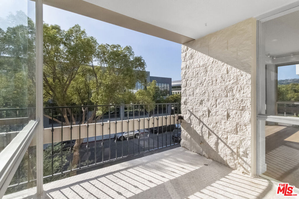 320 N Maple Drive - Photo 15